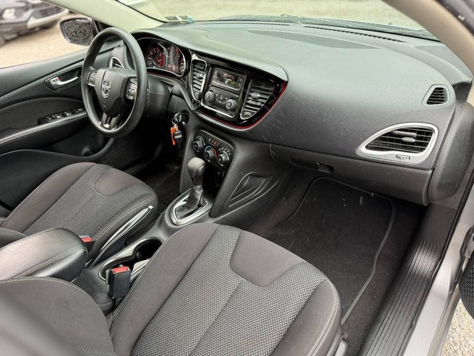2015 Dodge Dart SXT photo 3 of 9