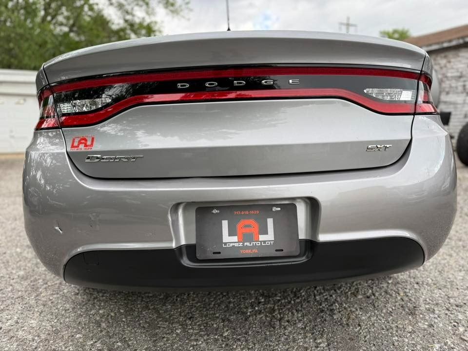 2015 Dodge Dart SXT photo 8 of 9